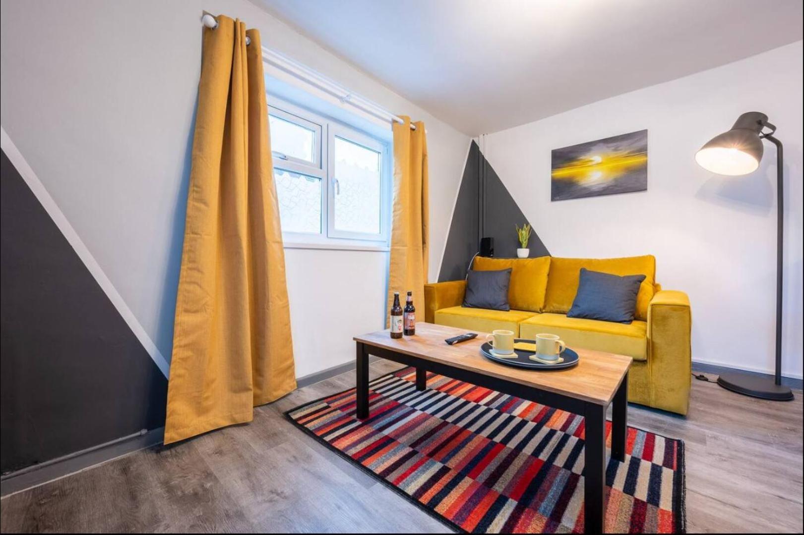 Stunning One Bedroom Apartments Near Shops & Central Cardiff Eksteriør billede