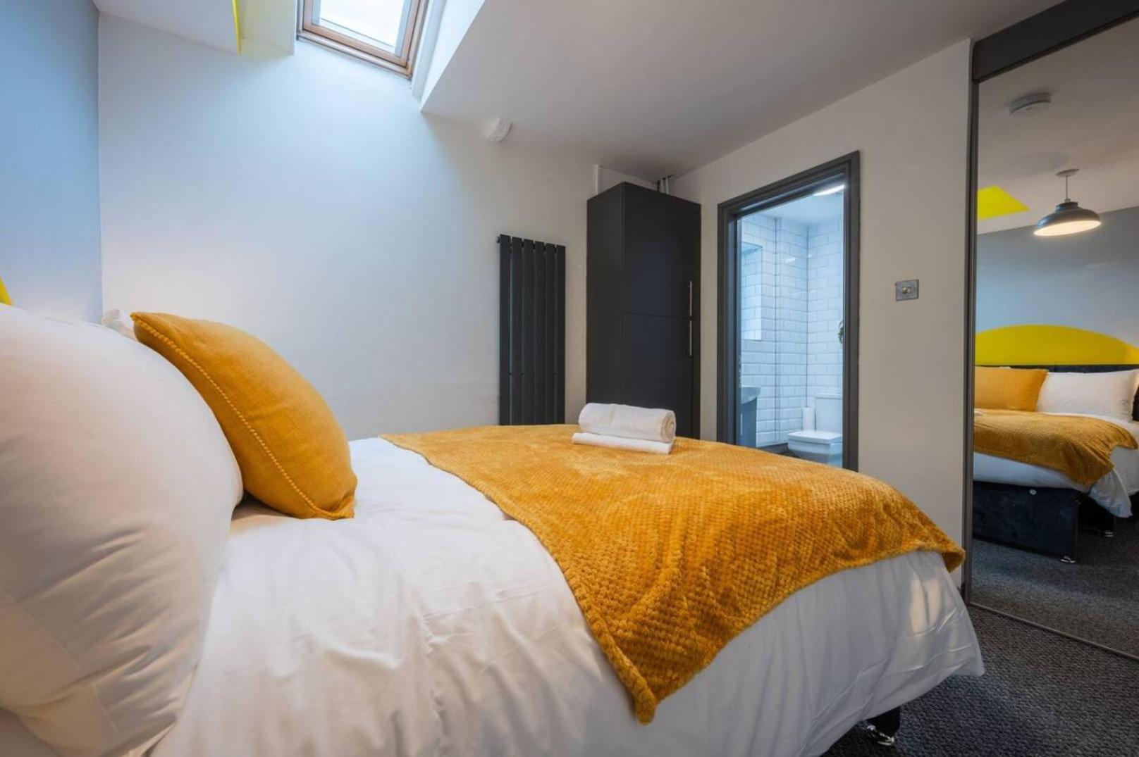 Stunning One Bedroom Apartments Near Shops & Central Cardiff Eksteriør billede