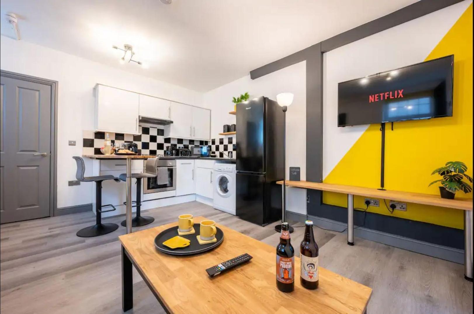 Stunning One Bedroom Apartments Near Shops & Central Cardiff Eksteriør billede