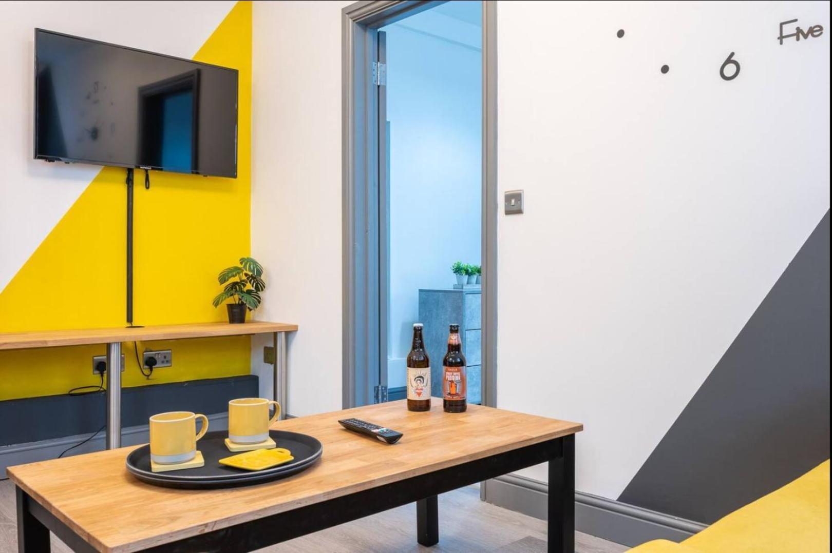 Stunning One Bedroom Apartments Near Shops & Central Cardiff Eksteriør billede